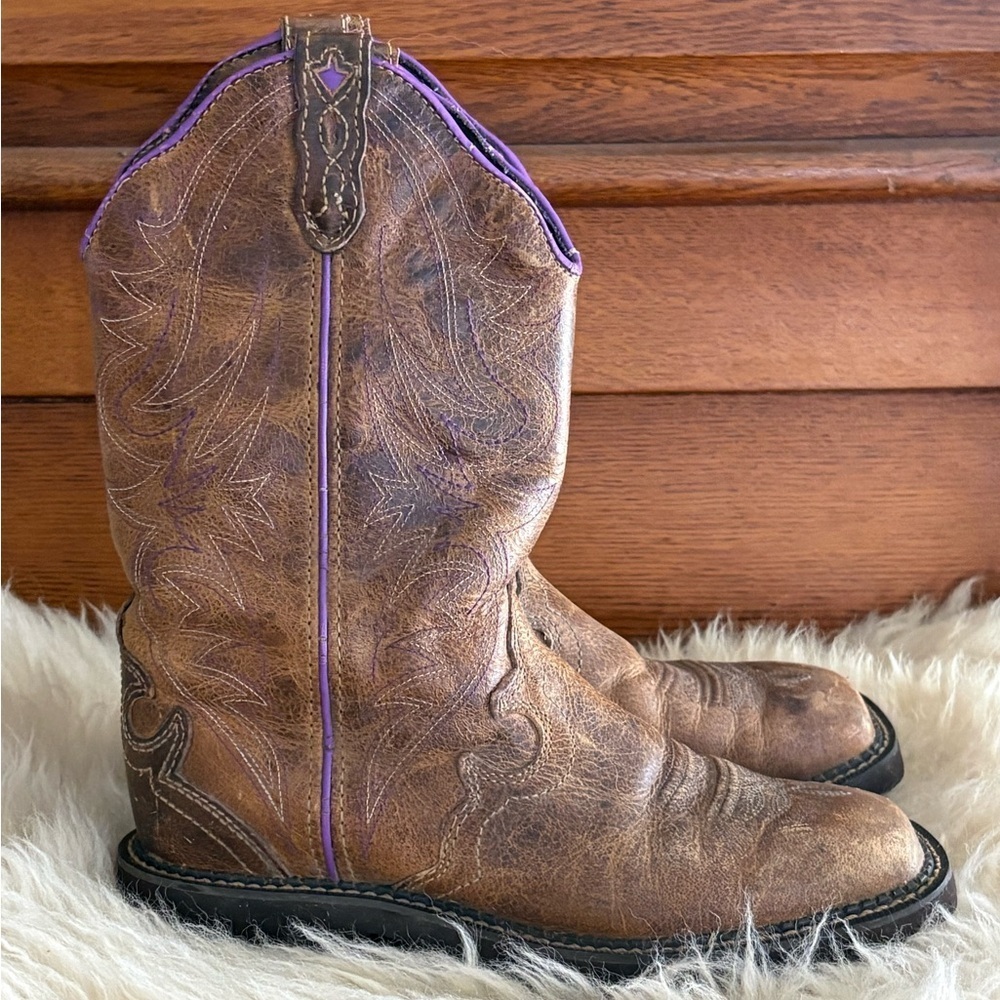 Justin Gypsy Raya Western Boots in Tan Distressed Leather and Purple Stitching